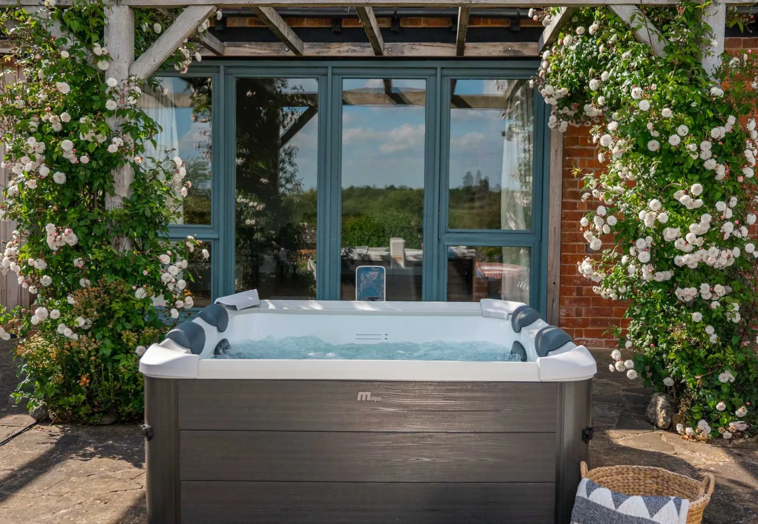 Basen z hydromasażem mSpa Oslo 6 os. SPA panelowe ogrodowe 850l LED Wi-Fi