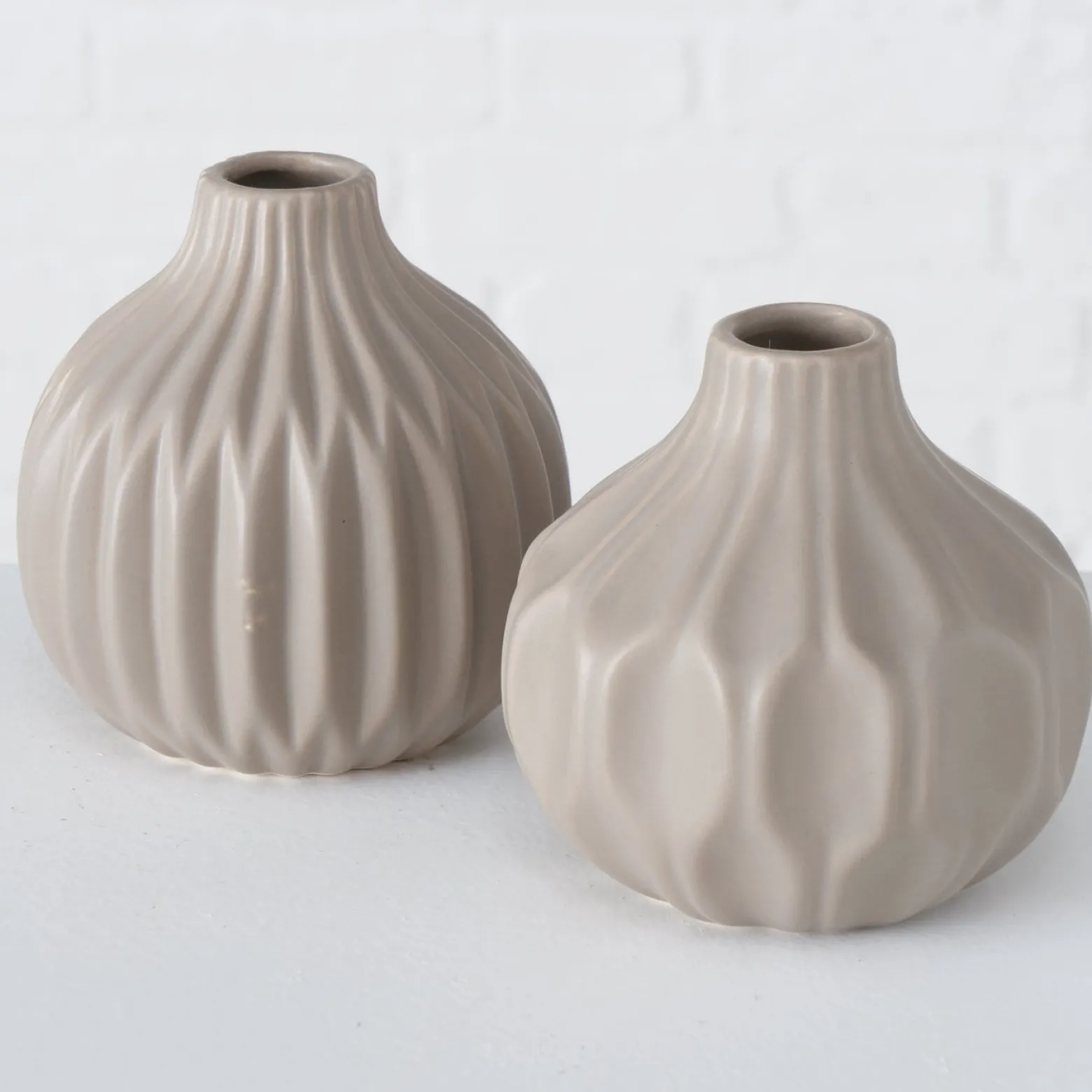Ceramiczny wazon z tłoczonym wzorem ESKO, Ø 11 cm