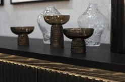 Elegancka szafka pod telewizor z ryflowaniem FLORES
