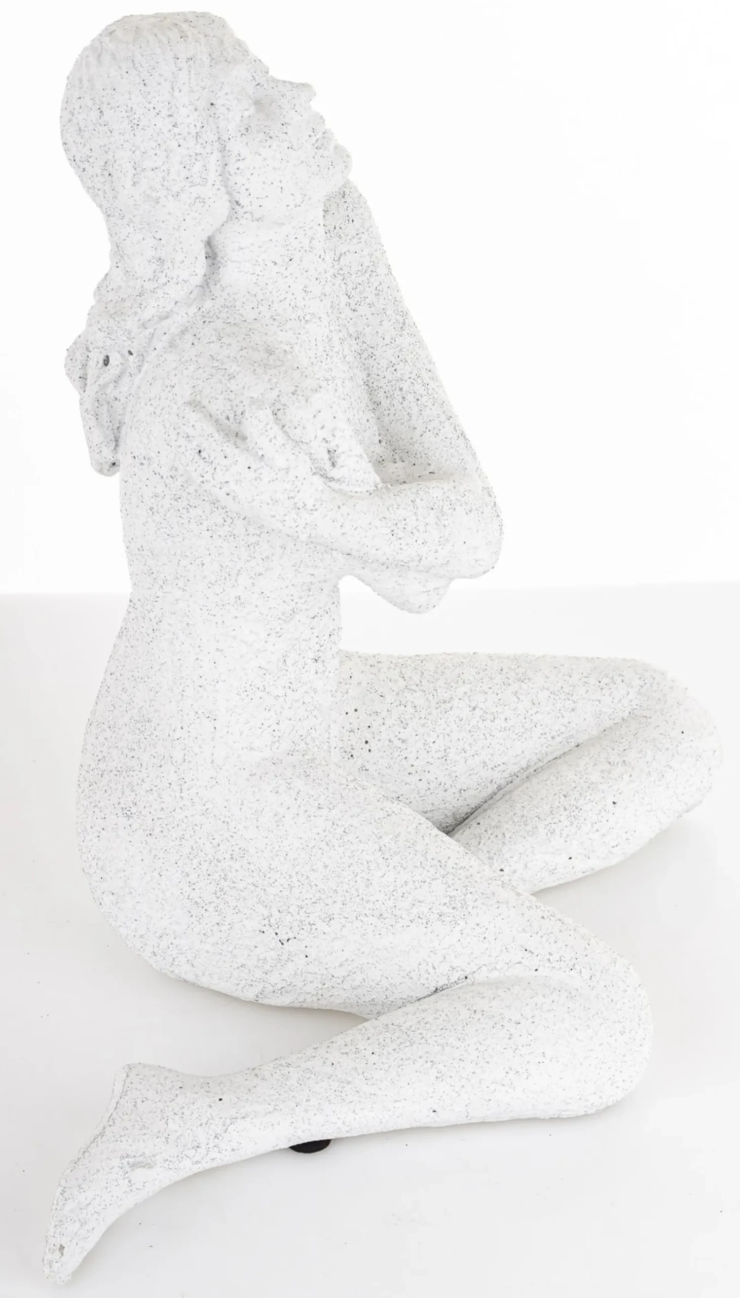 Figura siedzącej kobiety 21,5x21x15 cm DONNA-3