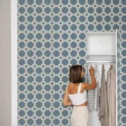 Folia meblowa Niebieskie kwiaty 50x100 Okleina samoprzylepna Retro