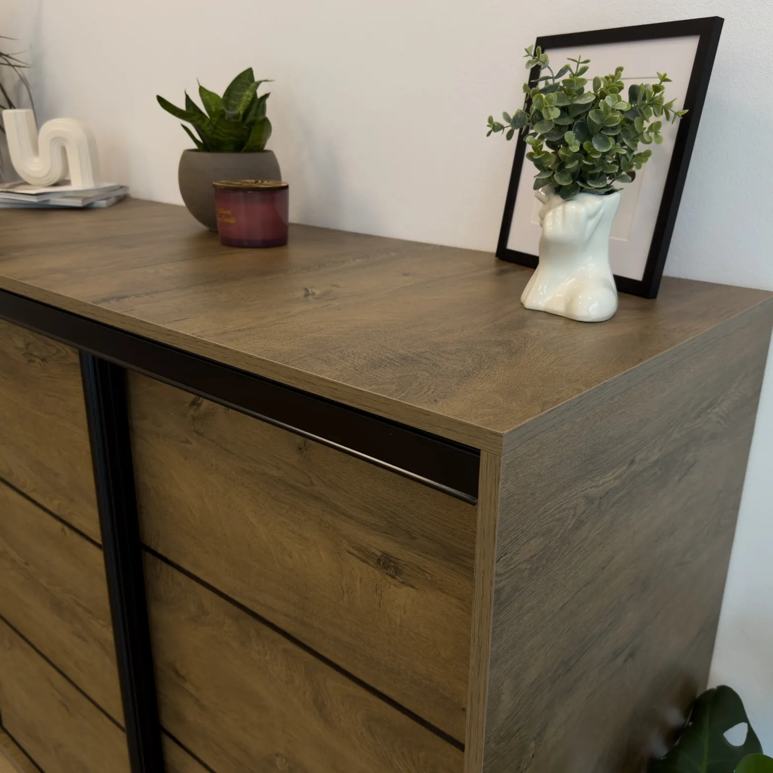 Komoda LOFT trzydrzwiowa 180 cm biały