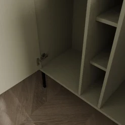 Komoda trzydrzwiowa FLOW 157 cm na nóżkach