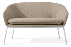 KONSIMO SOLIS Sofa tapicerowana wodoodporna jasnobrązowa, białe nóżki