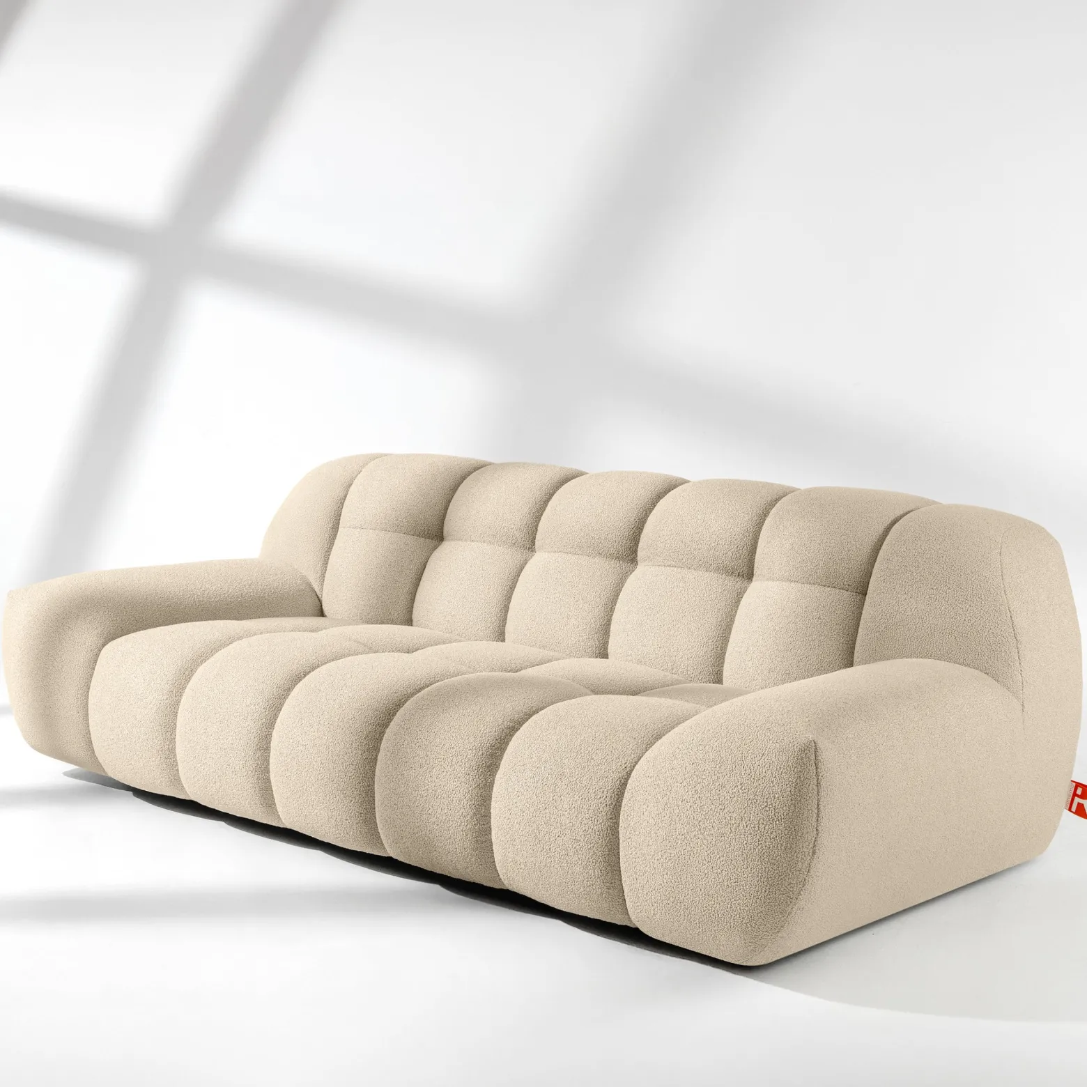 KONSIMO VENA Sofa dwuosobowa styl japandi, efekt "bubble" tkanina boucle