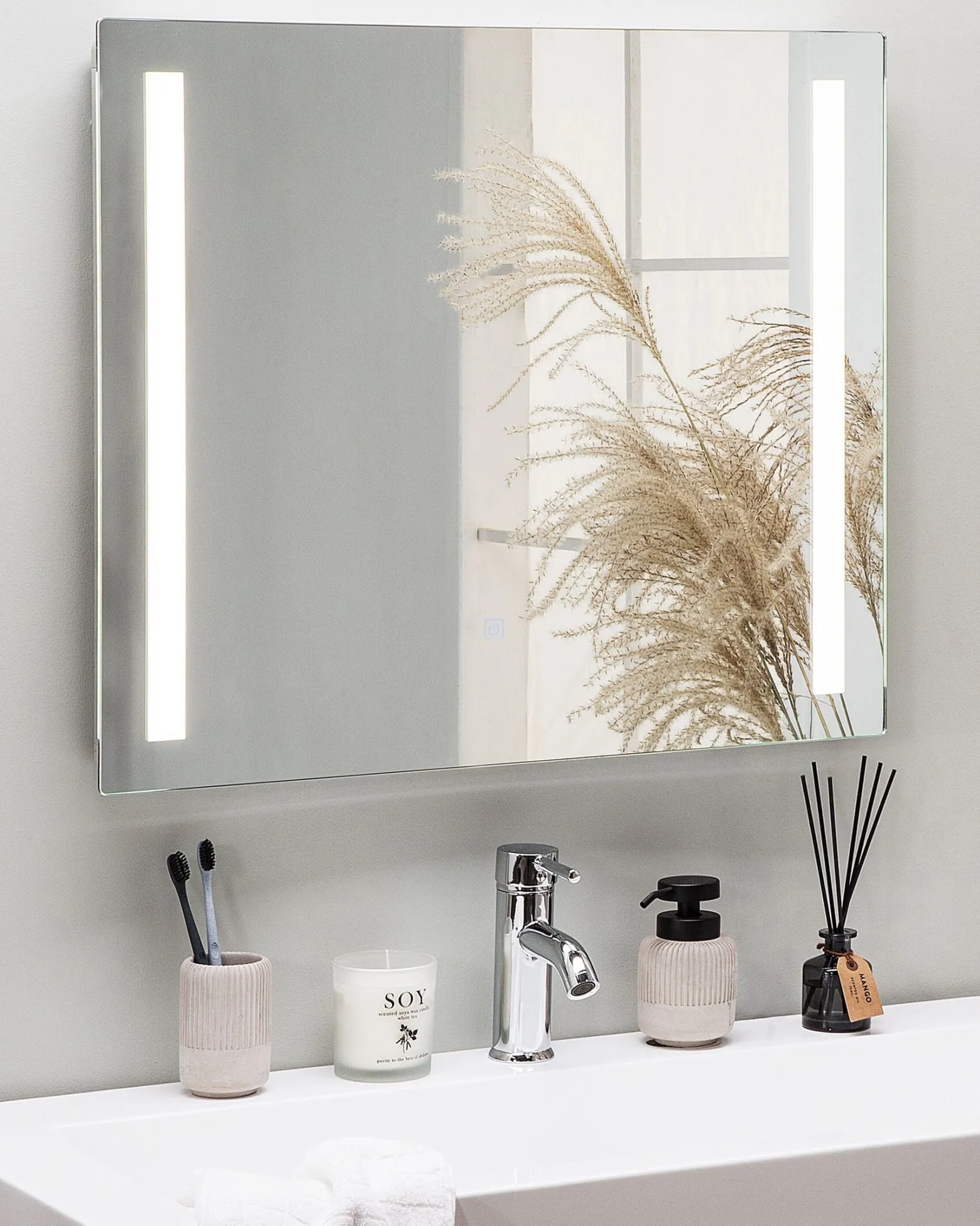Lustro ścienne łazienkowe LED 60x70