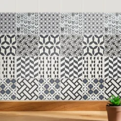 Naklejki na kafelki 10x10 cm Graficzne motywy geometryczne 24 szt.
