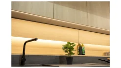 Oświetlenie LED z półką 210 cm do kuchni Milino czarna