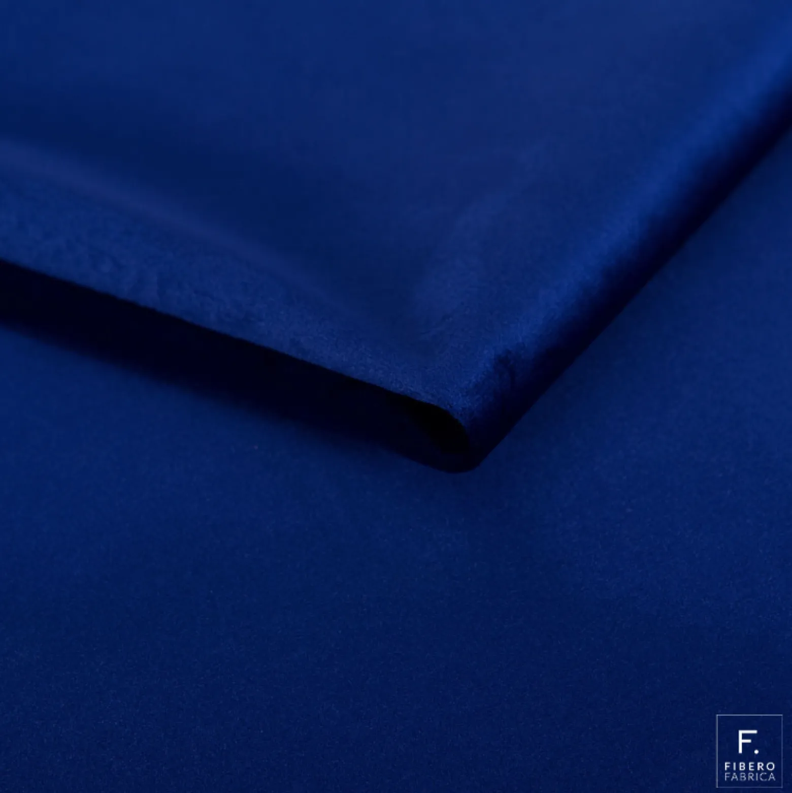 Ropez Fresco sofa 2 osobowa pikowana welur granatowy