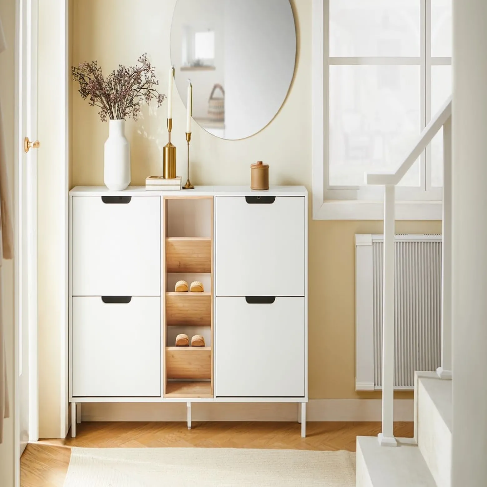 SoBuy Szafka na buty z czterema drzwiczkami 126x19x85.5cm FSR183-NW