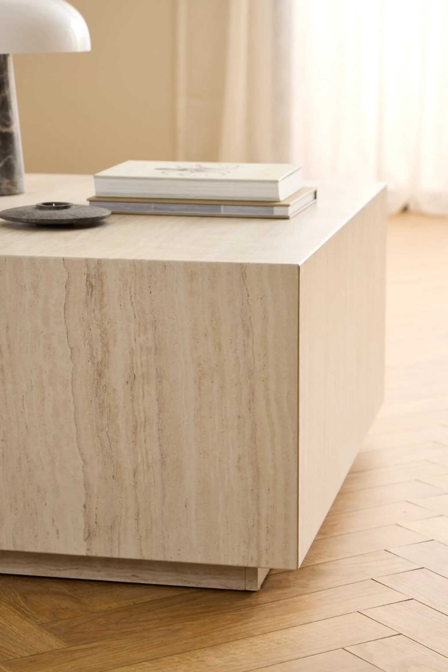 STOLIK KAWOWY Dice 90x90cm imitujący trawertyn Z MDF