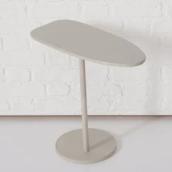 Stolik pomocniczy z metalu PLUTO, wys. 51,5 cm