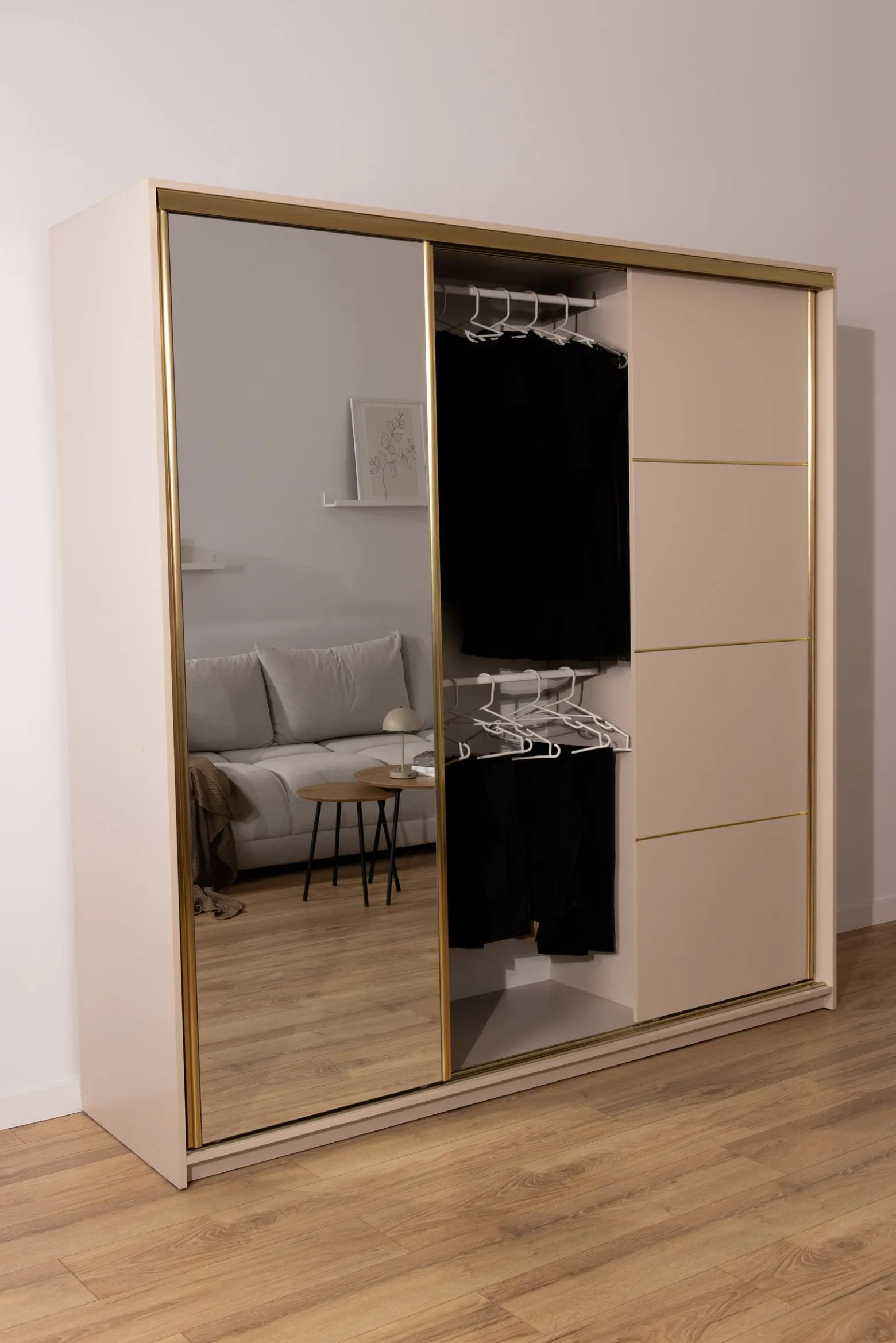 Szafa przesuwna z lustrem 250 cm GOLD NEW trzydrzwiowa szafa z szufladami