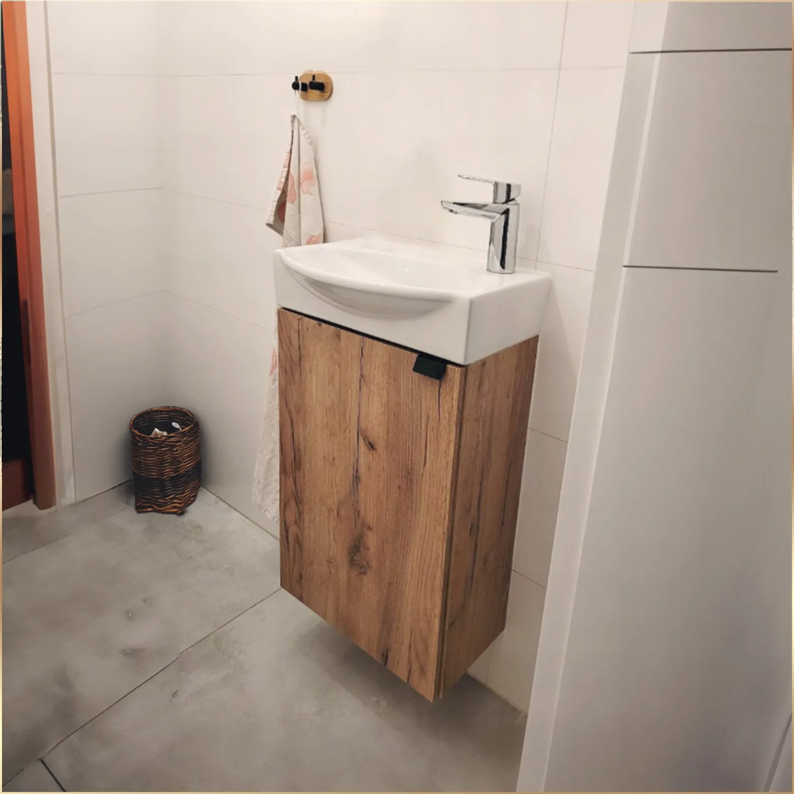 Szafka Łazienkowa Wisząca z Umywalką 40x23 Dąb Złoty Matowa