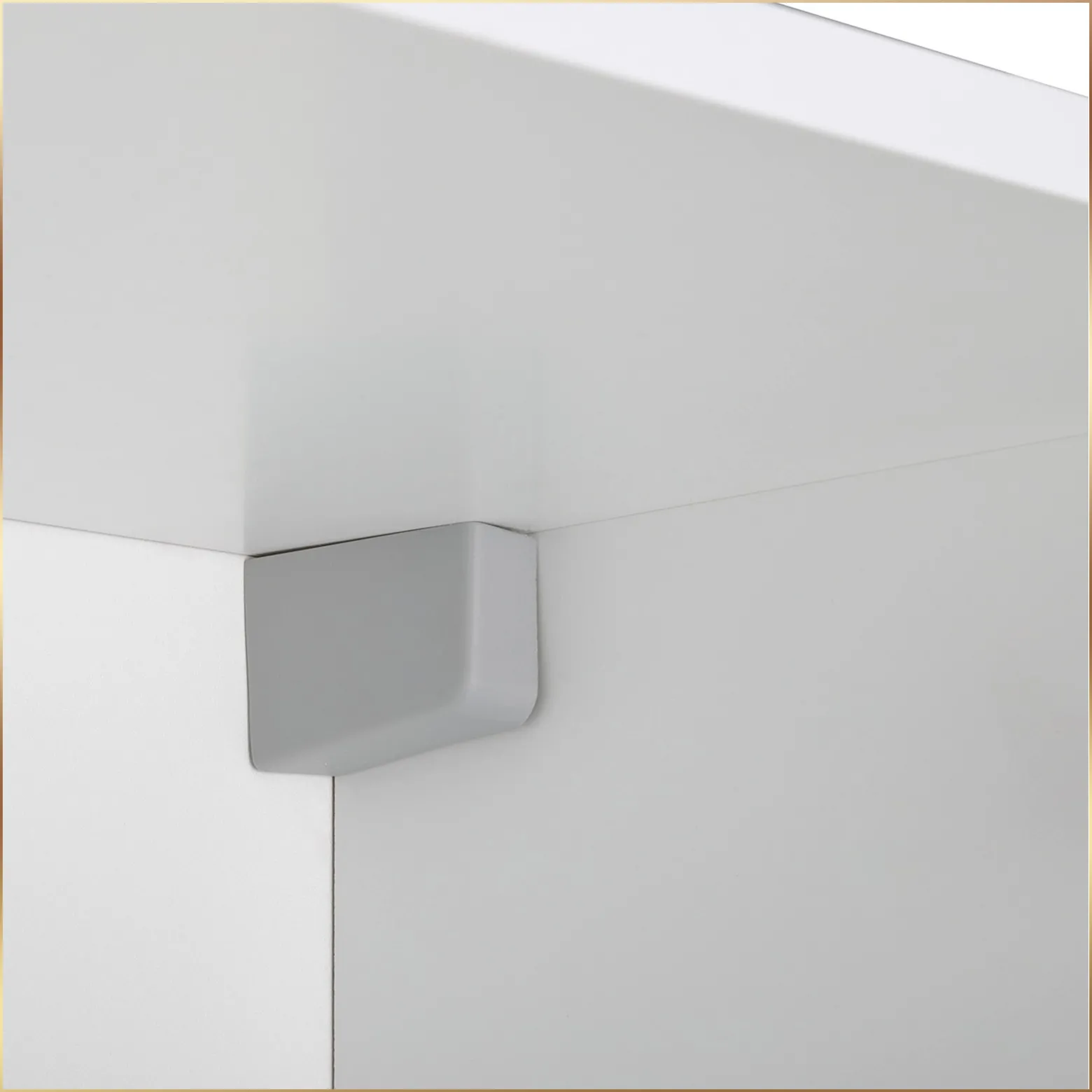 Szafka łazienkowa z lustrem wisząca 40x90x35 cm biała mdf półki cichy domyk