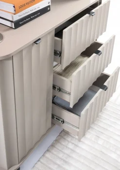 Szafka RTV NOVADO 137 cm Clay Gray frezowane fronty czarne nogi loft