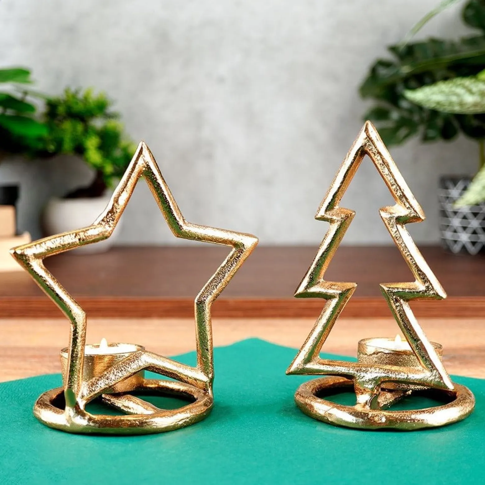 Świecznik aluminiowy złoty gwiazda 15,5 cm