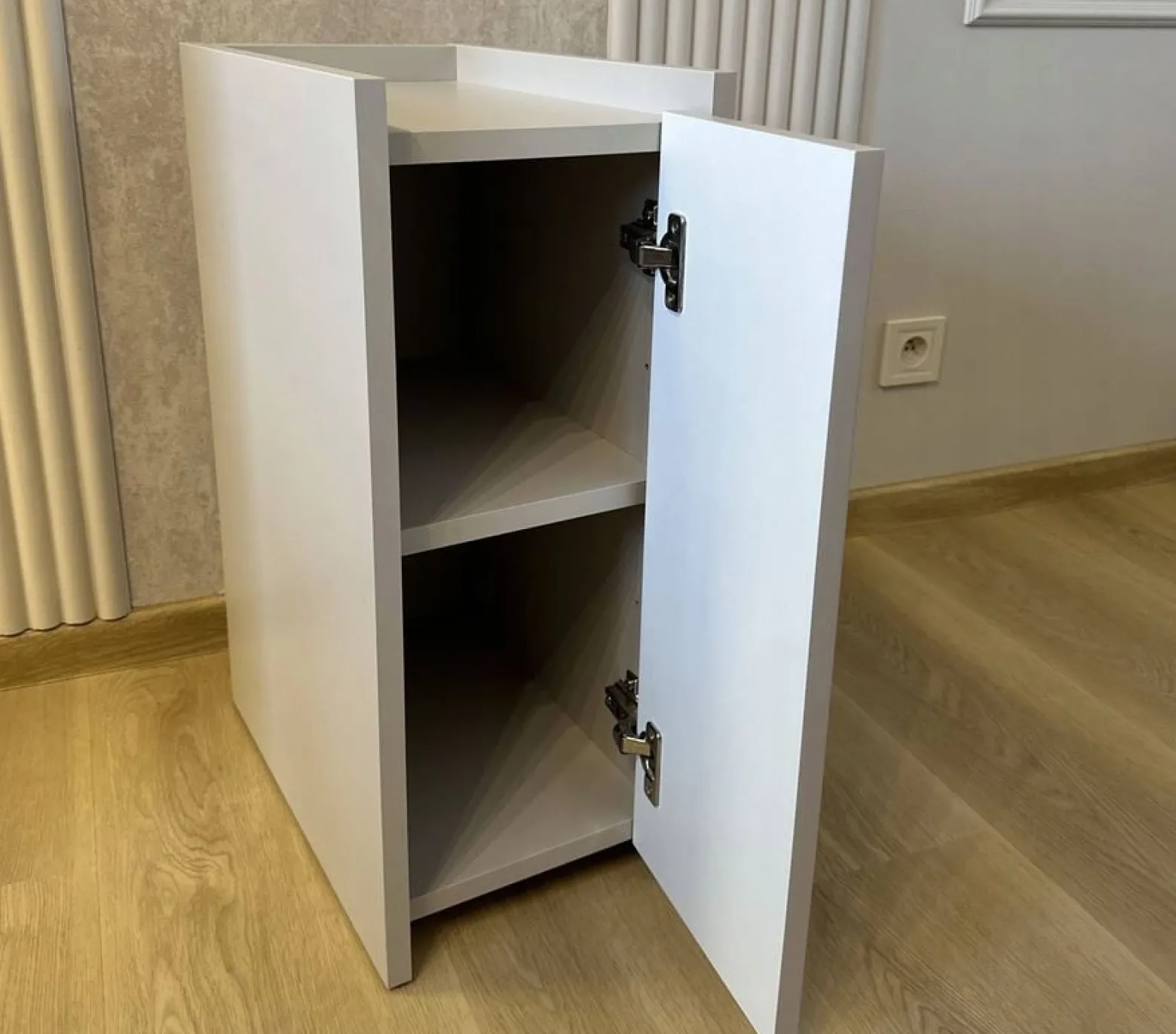Wąski stolik nocny NARROW ryfle kaszmir półki szafka nocna szerokość 25cm