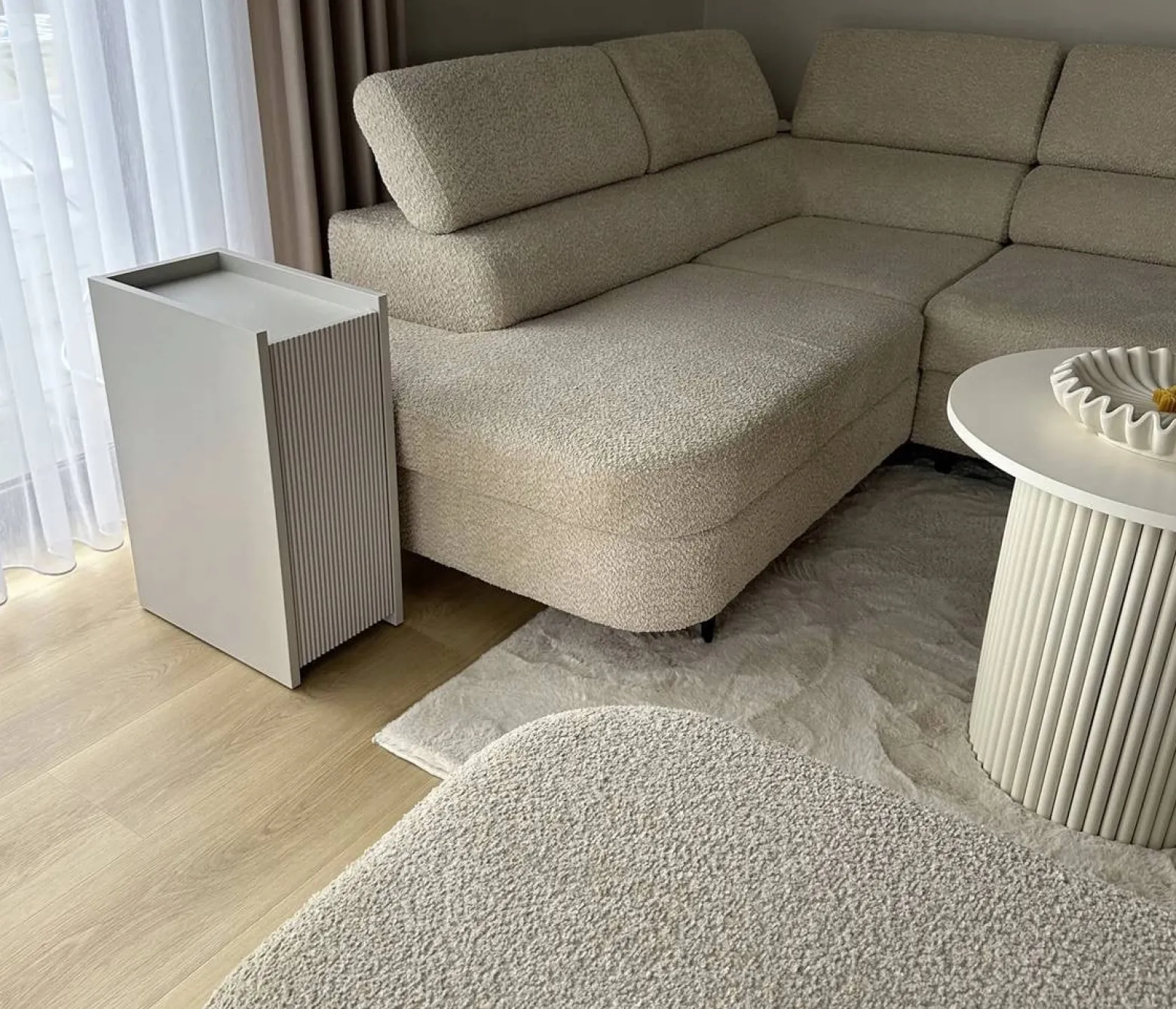 Wąski stolik nocny NARROW ryfle kaszmir półki szafka nocna szerokość 25cm