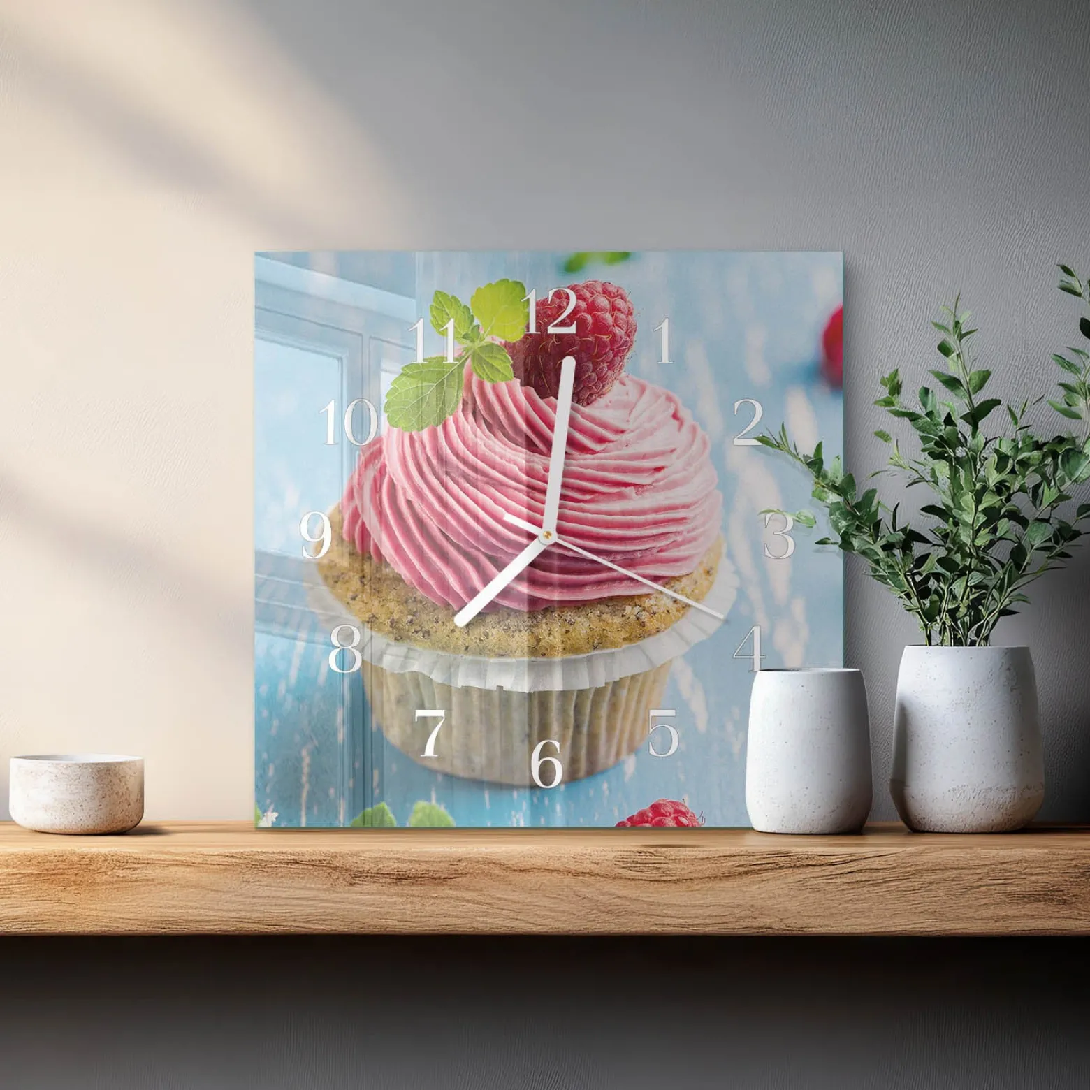 Zegar ścienny 30x30 Babeczka malinowa nowoczesny do salonu
