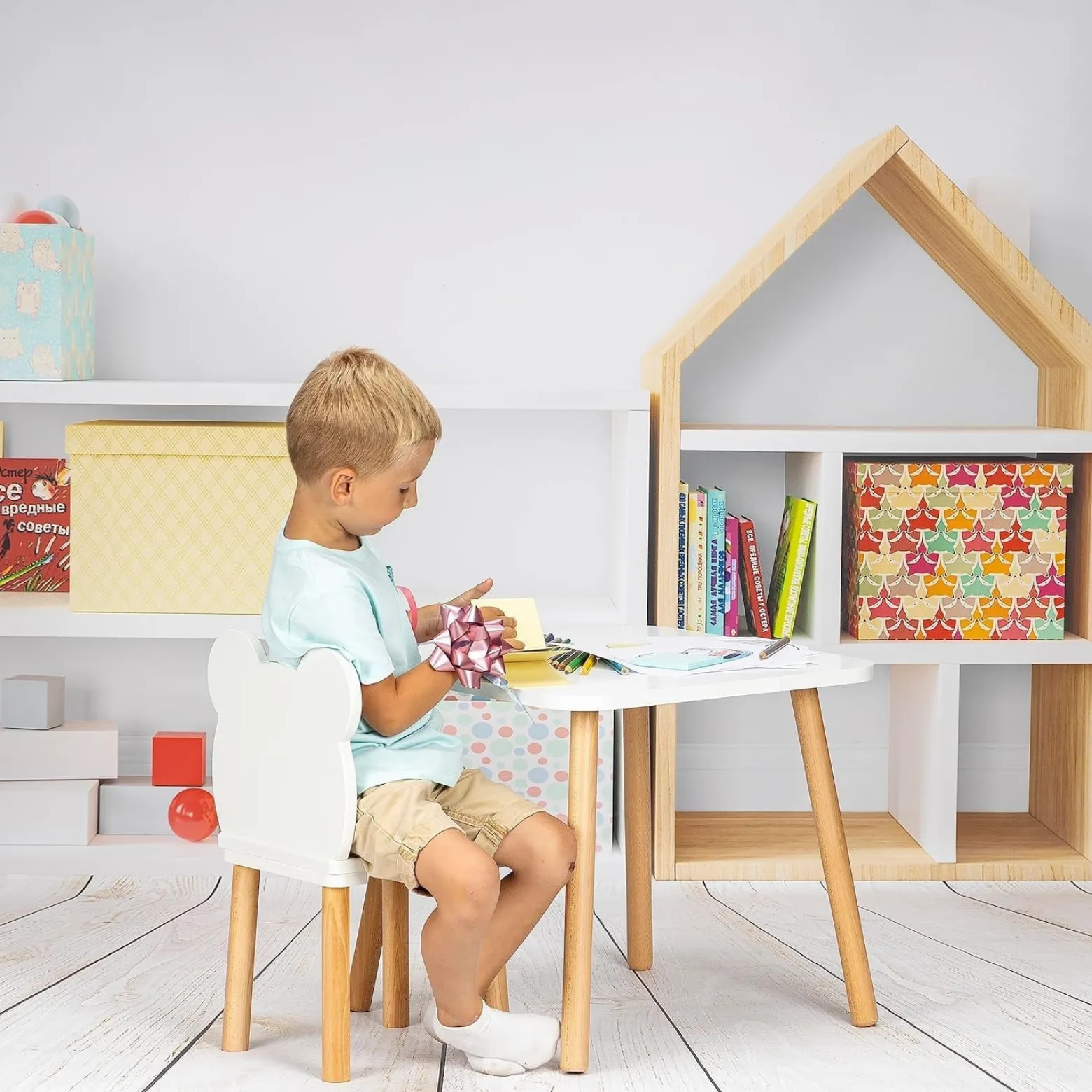 Zestaw Stolik dwa krzesełka Misie 50 x 60 cm białe